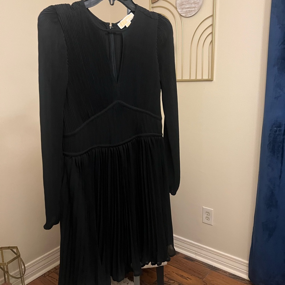 MICHAEL Michael Kors Black V-Neck Bishop Sleeve Cocktail Dress NWOT